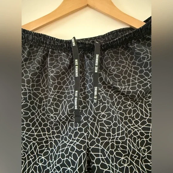 Nike Women's Dri-FIT Tempo Lined Running Shorts, size medium. - Picture 4 of 8